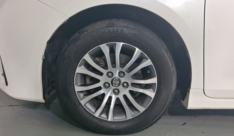 Toyota Sienna 3.5 XLE AT Minivan 2018