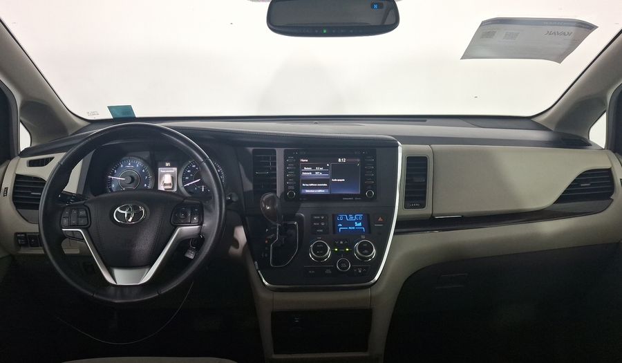 Toyota Sienna 3.5 XLE AT Minivan 2018