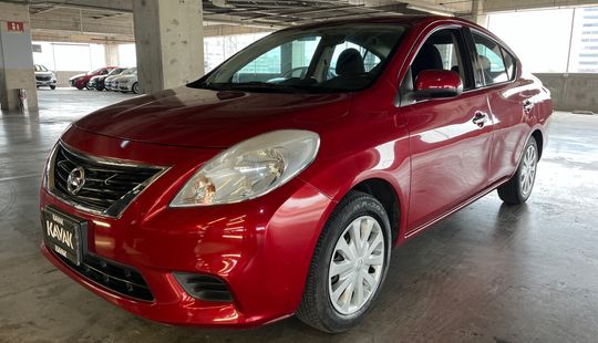 Nissan • Versa