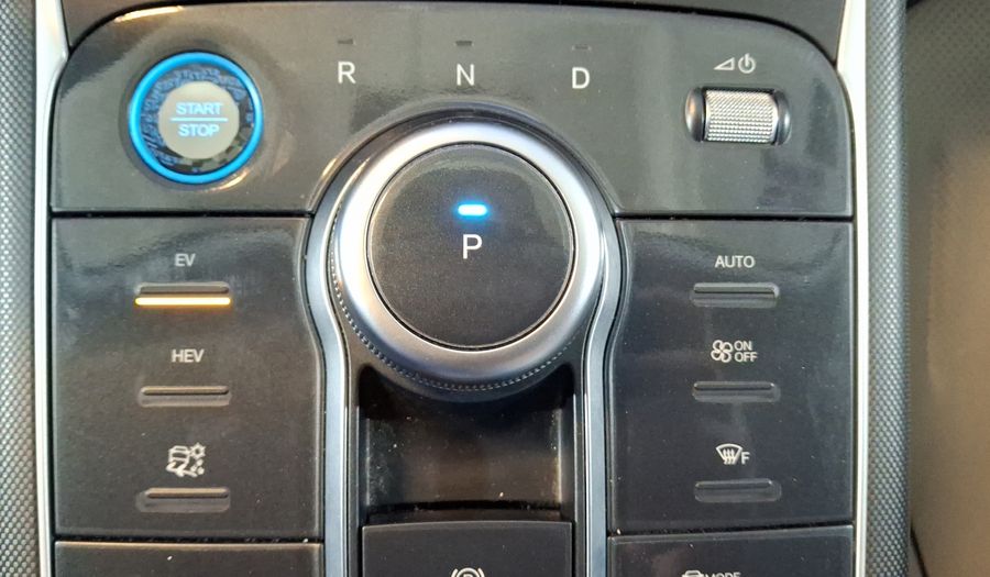 Byd King 1.5 PHEV DM-I 55KM AUTO Sedan 2025