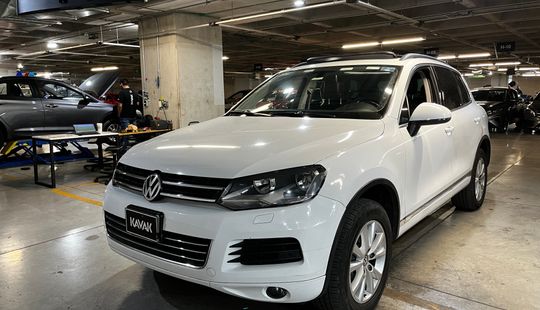 Volkswagen • Touareg