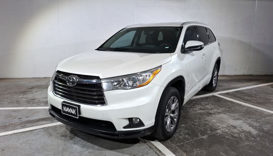 Toyota • Highlander