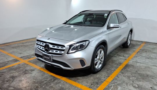 Mercedes Benz • Clase GLA