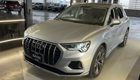 Audi • Q3