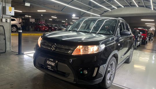 Suzuki • Vitara