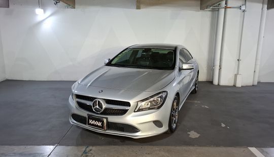 Mercedes Benz • Clase CLA