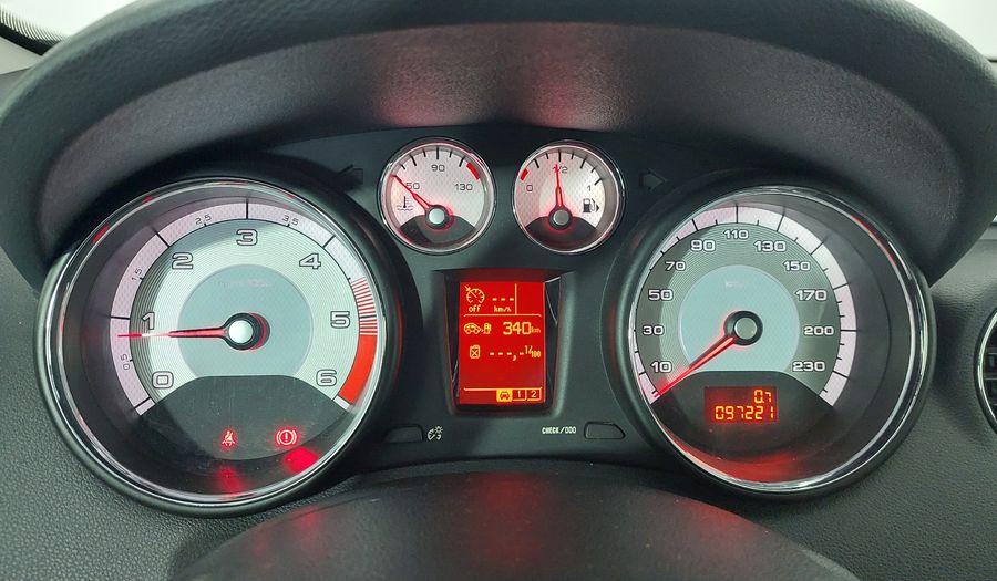 Peugeot 308 1.6 HDI FELINE Hatchback 2016