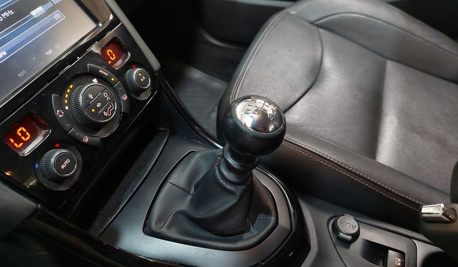 Peugeot 308 1.6 HDI FELINE Hatchback 2016