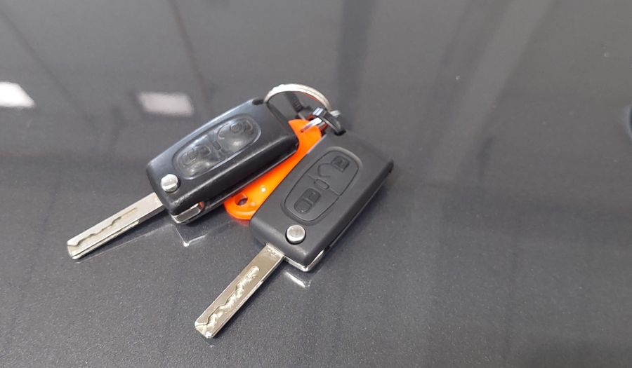 Peugeot 308 1.6 HDI FELINE Hatchback 2016