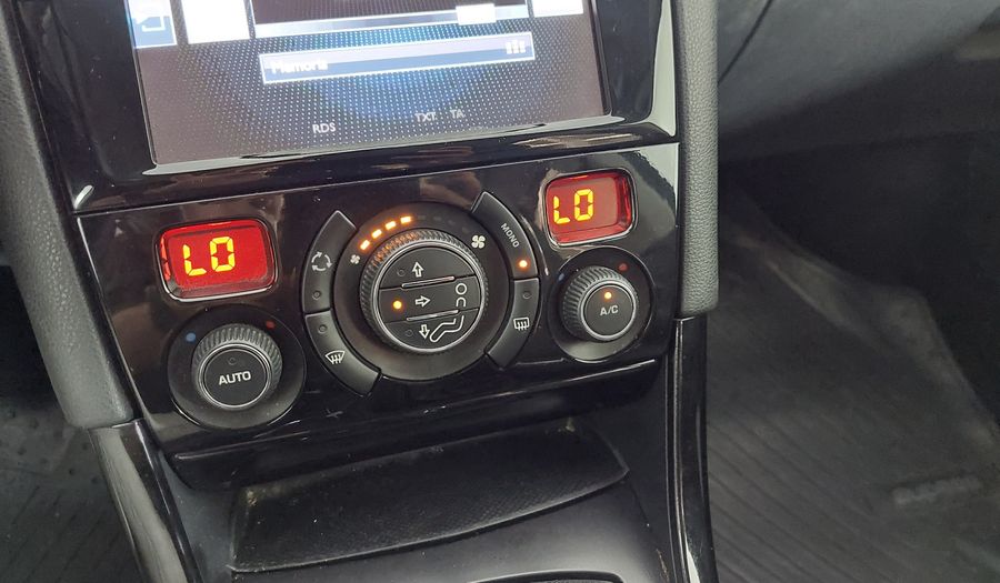 Peugeot 308 1.6 HDI FELINE Hatchback 2016