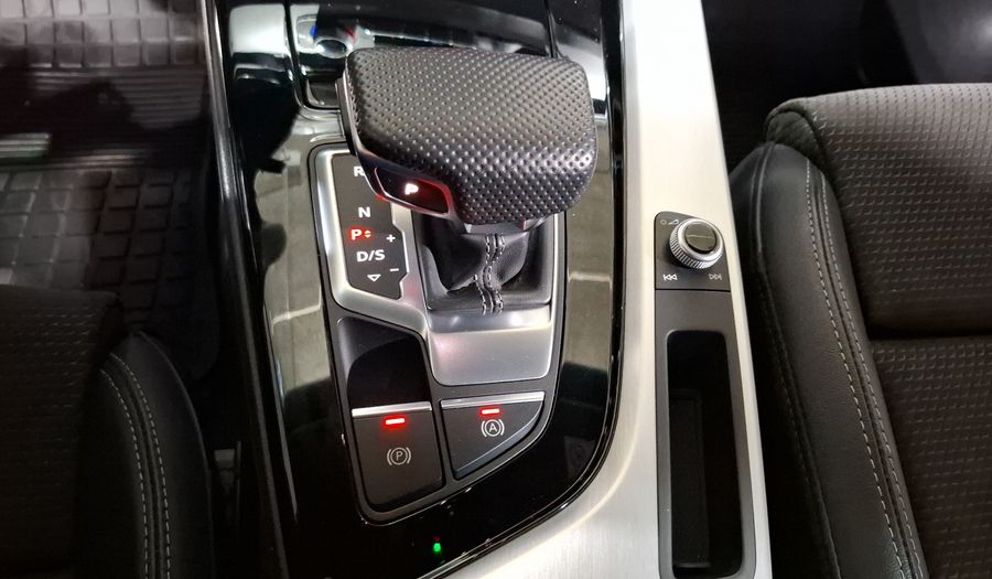 Audi A4 2.0 MHEV 45 TFSI S LINE DCT 4WD Sedan 2021