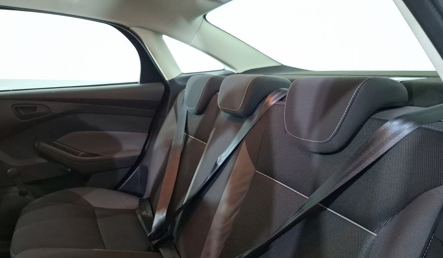 Ford Focus 2.0 AMBIENTE MT Sedan 2014