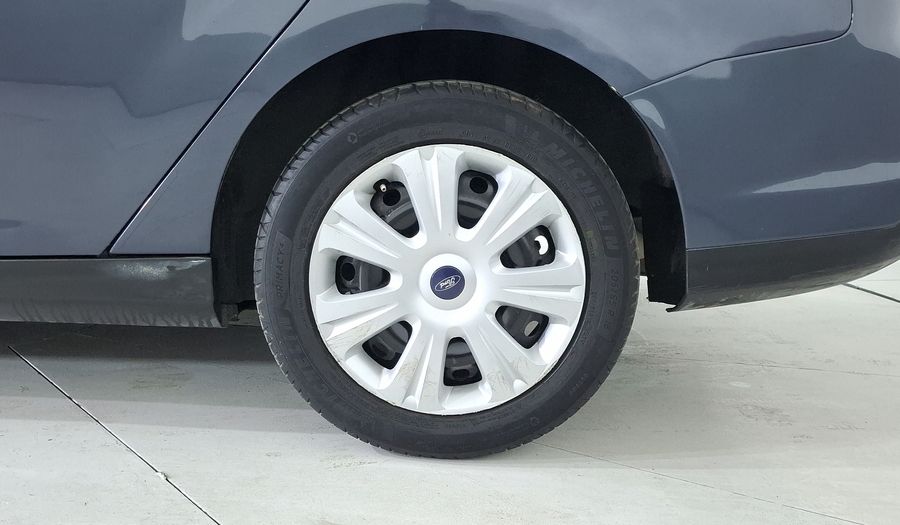 Ford Focus 2.0 AMBIENTE MT Sedan 2014