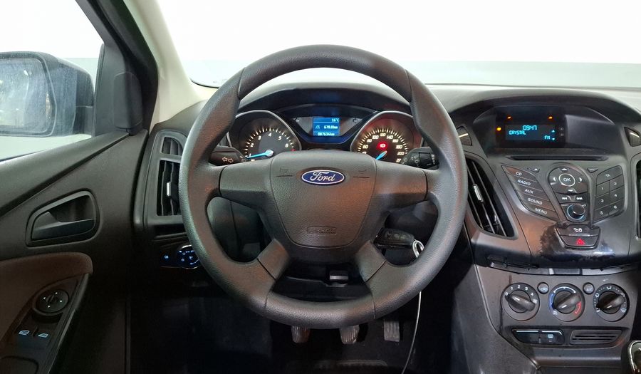 Ford Focus 2.0 AMBIENTE MT Sedan 2014