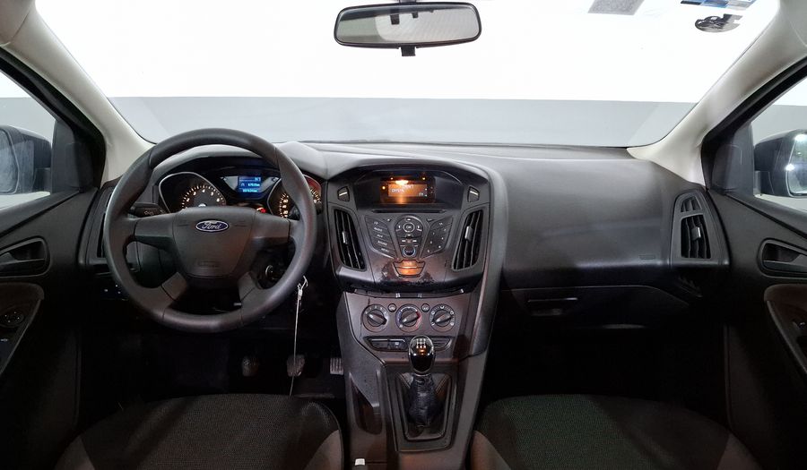 Ford Focus 2.0 AMBIENTE MT Sedan 2014
