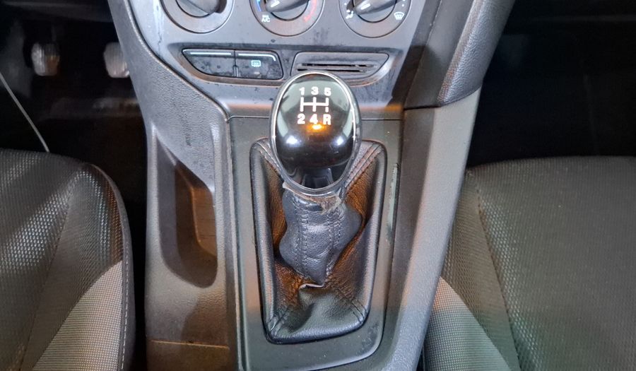 Ford Focus 2.0 AMBIENTE MT Sedan 2014