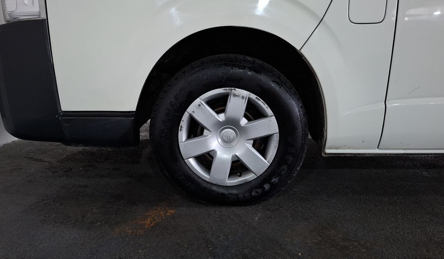 Toyota Hiace 2.7 PANEL SUPERLARGA Van 2019