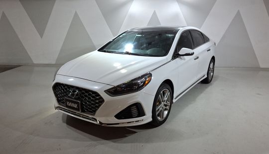 Hyundai • Sonata
