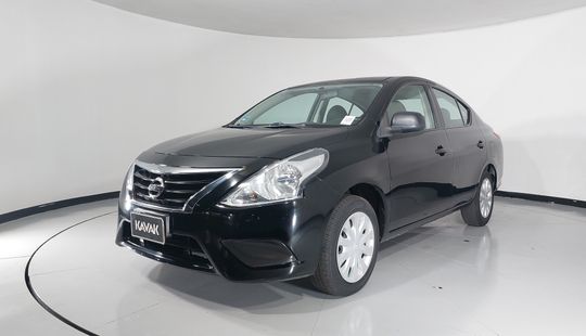 Nissan • Versa