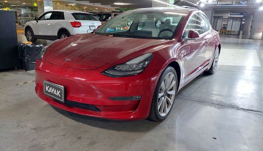 Tesla • Model 3