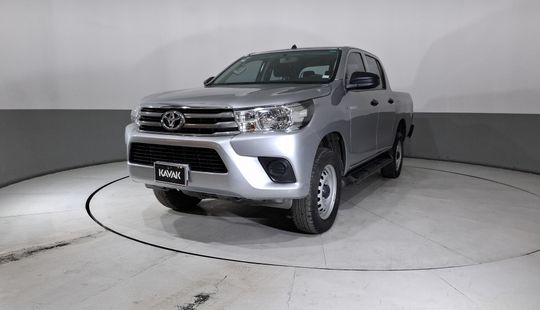 Toyota • Hilux