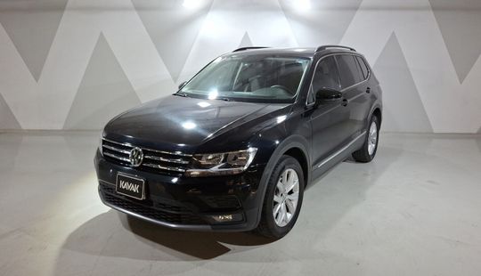 Volkswagen • Tiguan