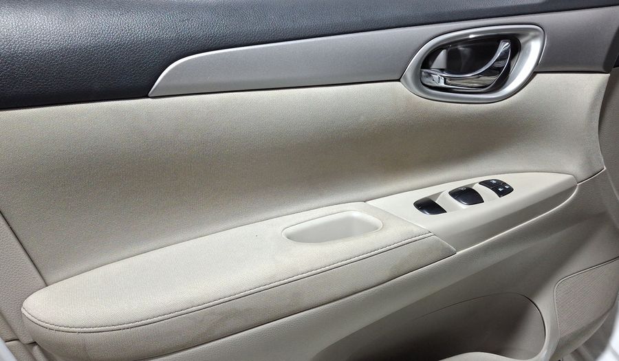 Nissan Sentra 1.8 ADVANCE CVT Sedan 2016