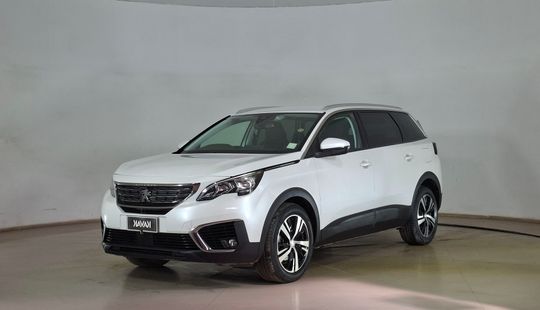 Peugeot • 5008