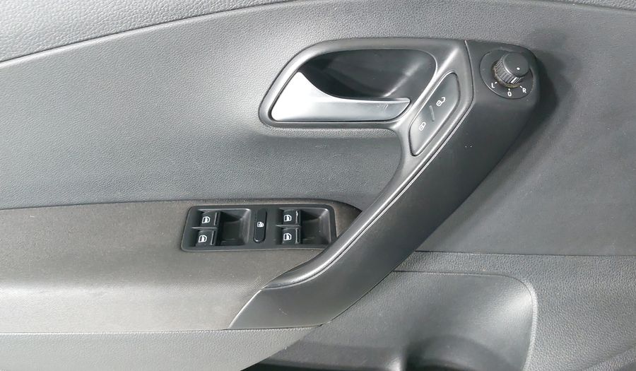 Volkswagen Polo 1.6 STARTLINE Hatchback 2020