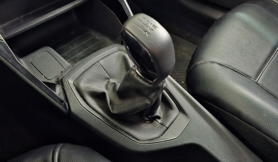 Peugeot 208 1.2L LIKE Hatchback 2021