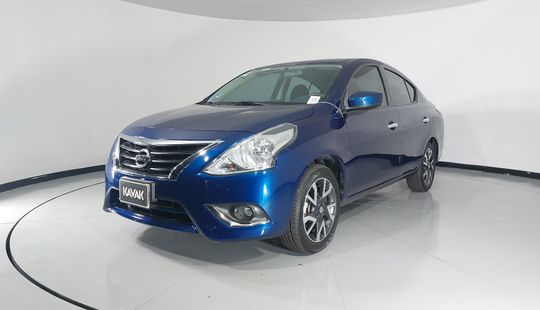 Nissan • Versa