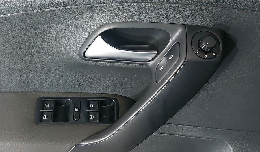 Volkswagen Polo 1.6 STD. Hatchback 2018