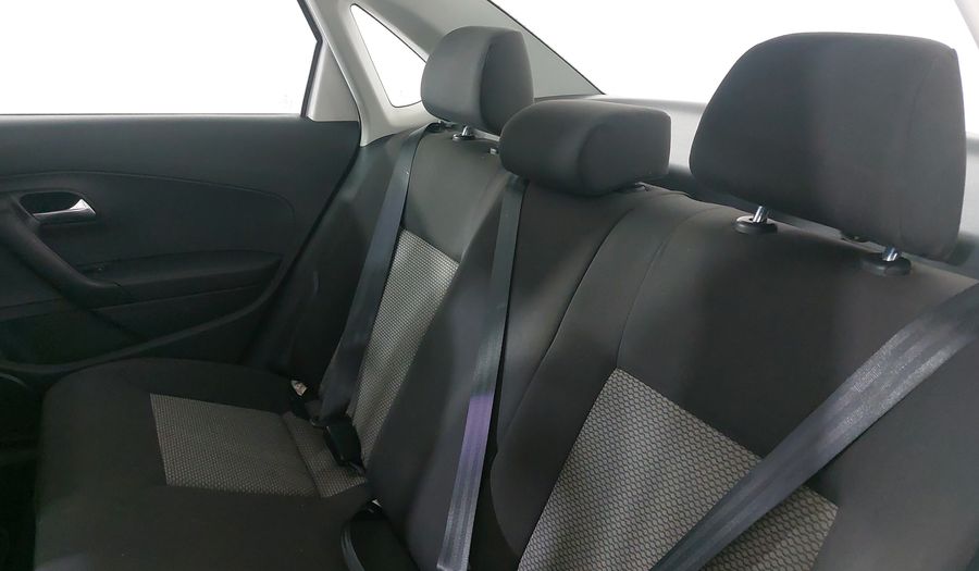 Volkswagen Vento 1.6 STARTLINE TIPTRONIC Sedan 2016