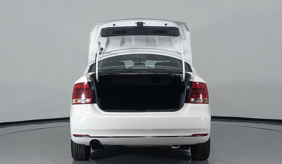 Volkswagen Vento 1.6 STARTLINE TIPTRONIC Sedan 2016