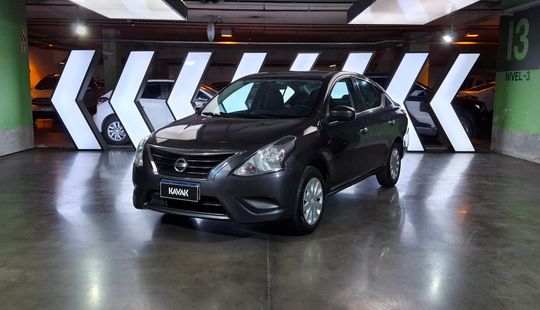 Nissan • Versa
