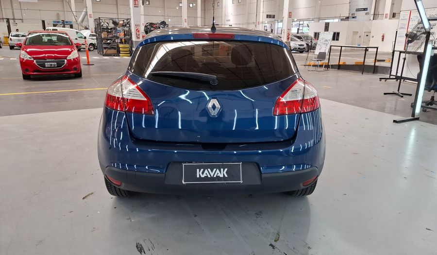 Renault Megane 2.0 MEGANE III LUXE Hatchback 2012