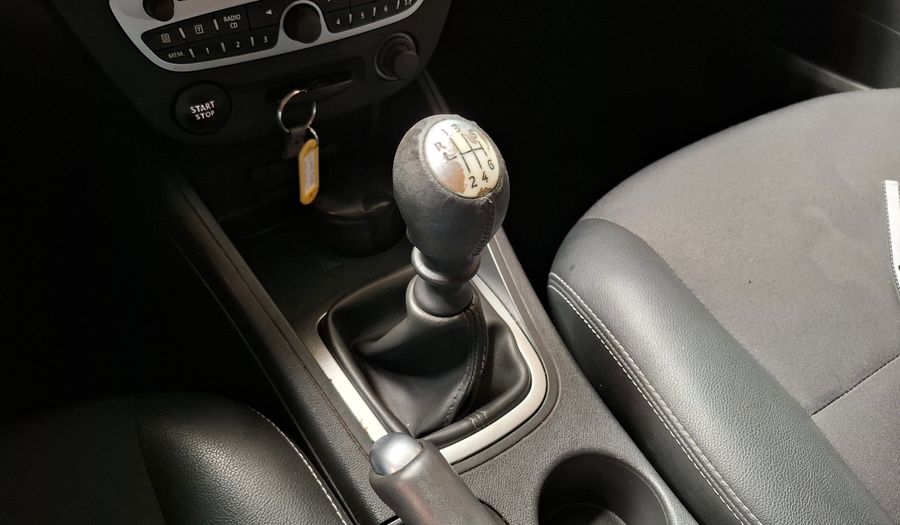 Renault Megane 2.0 MEGANE III LUXE Hatchback 2012