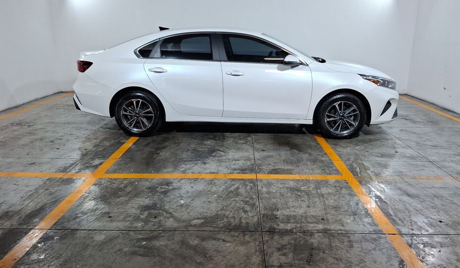 Kia Forte 2.0 EX IVT Sedan 2024