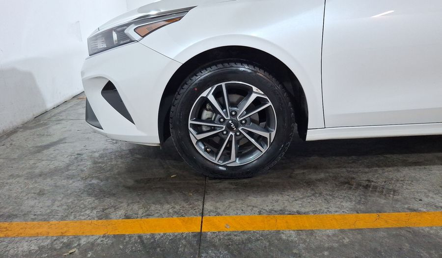 Kia Forte 2.0 EX IVT Sedan 2024