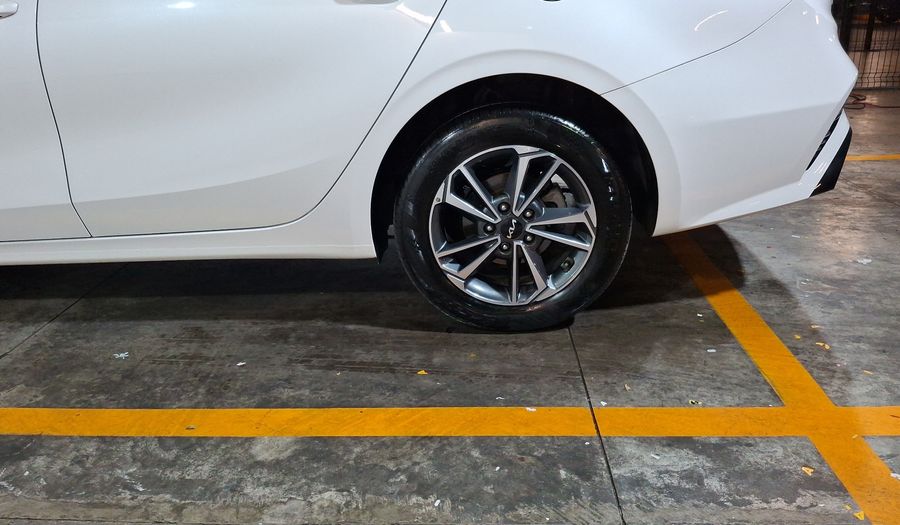 Kia Forte 2.0 EX IVT Sedan 2024