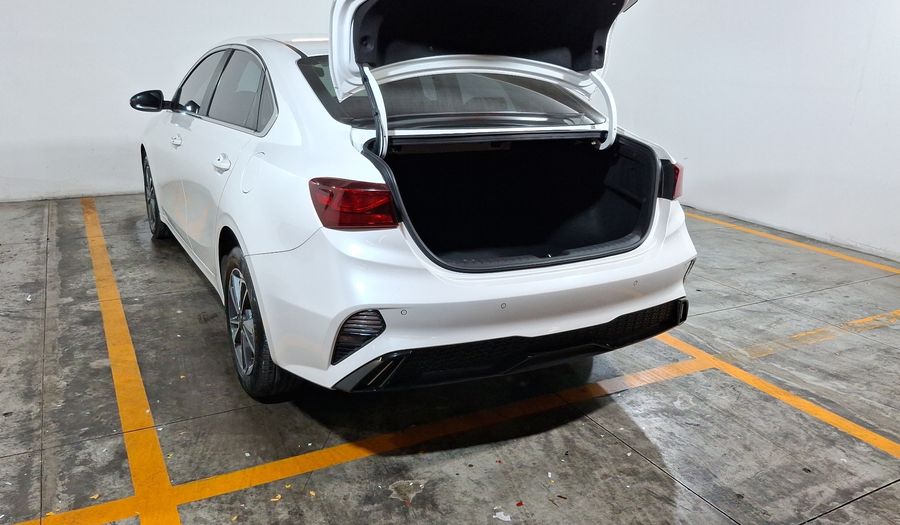 Kia Forte 2.0 EX IVT Sedan 2024