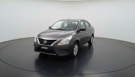 Nissan • Versa