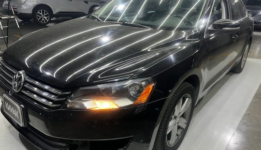 Volkswagen • Passat