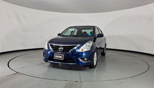 Nissan • Versa