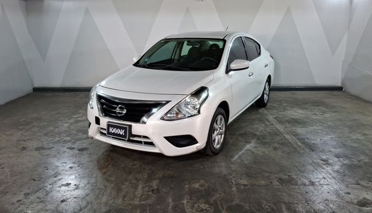 Nissan • Versa