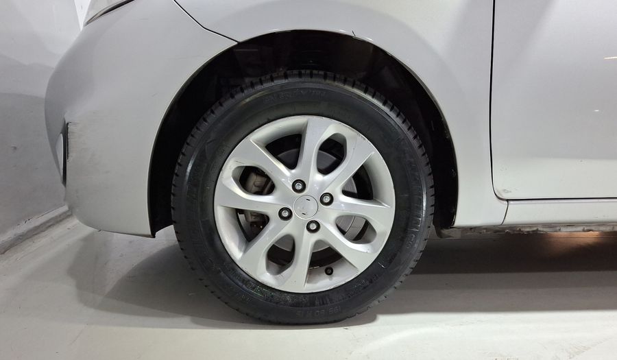 Nissan March 1.6 ADVANCE AT Hatchback 2016