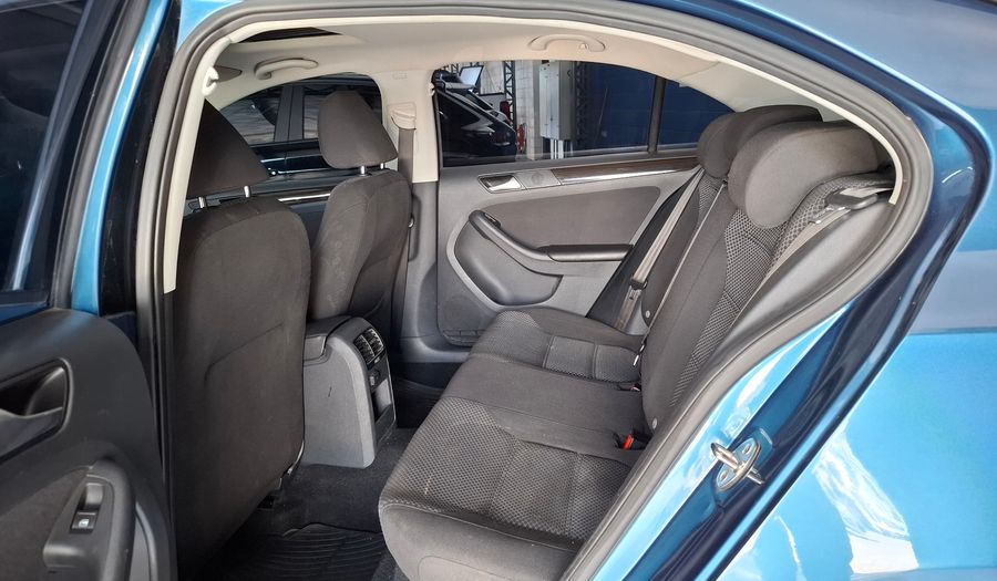 Volkswagen Vento 2.5 ADVANCE PLUS TIPTRONIC Sedan 2017