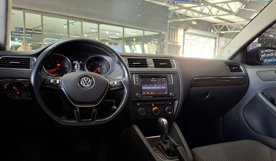Volkswagen Vento 2.5 ADVANCE PLUS TIPTRONIC Sedan 2017