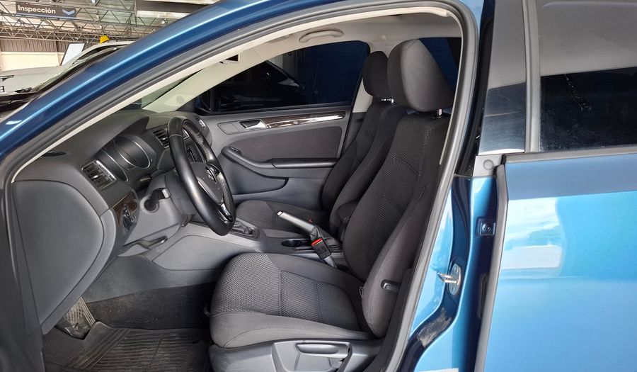 Volkswagen Vento 2.5 ADVANCE PLUS TIPTRONIC Sedan 2017