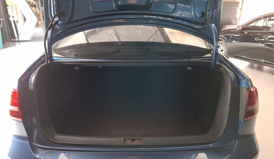 Volkswagen Vento 2.5 ADVANCE PLUS TIPTRONIC Sedan 2017